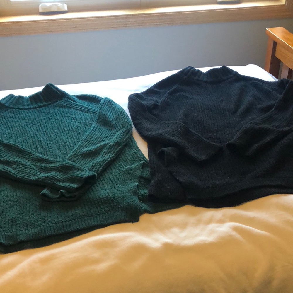 Cozy Women's Sweater Set - Green and Black